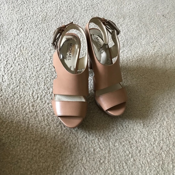 Michael kors shoes - Picture 1 of 4